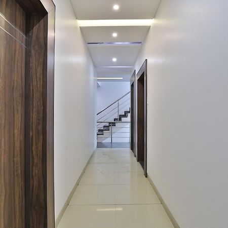 Hotel Planet Vadodara Kültér fotó