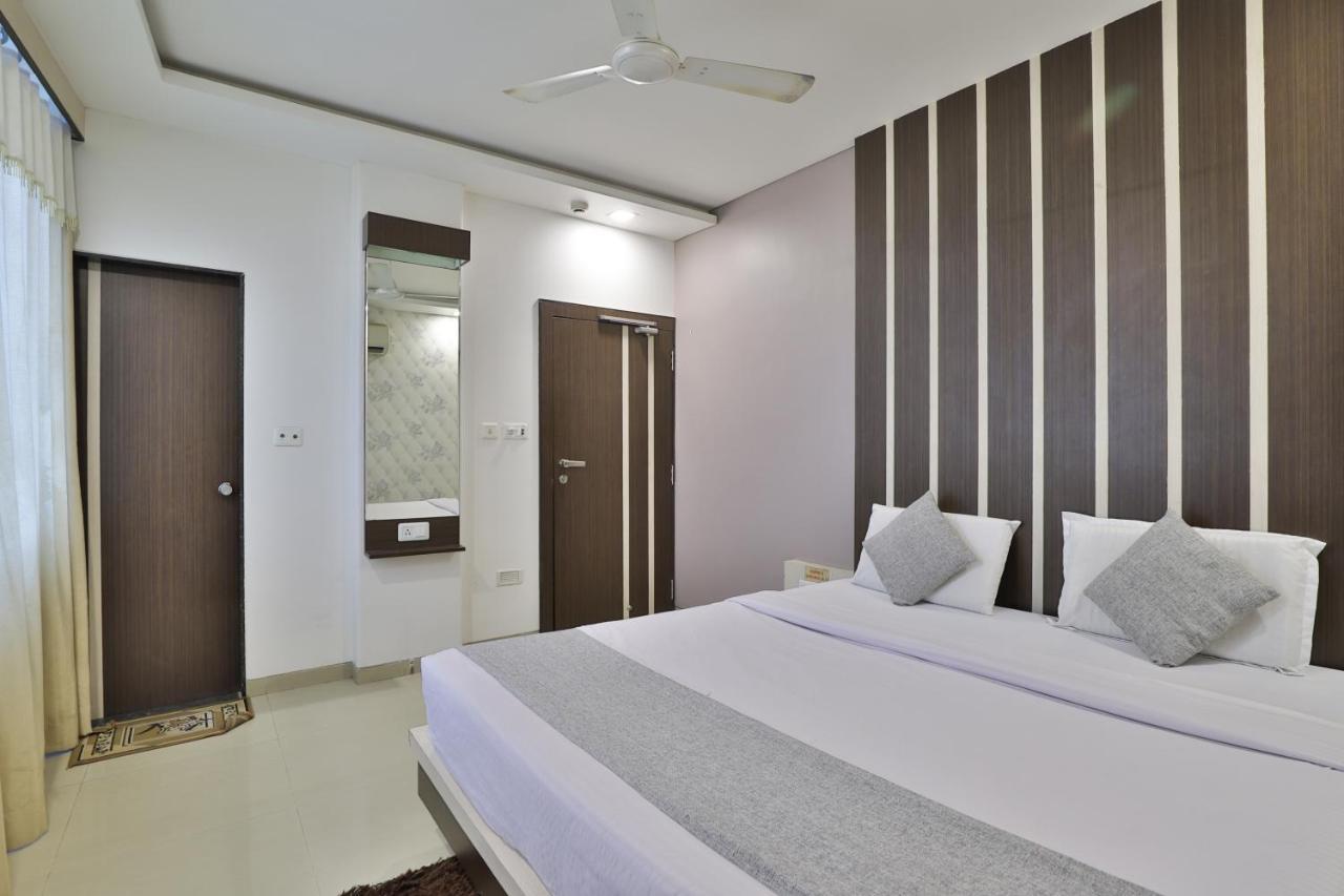 Hotel Planet Vadodara Kültér fotó
