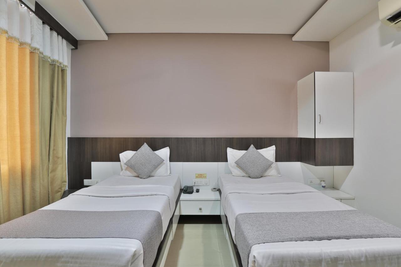 Hotel Planet Vadodara Kültér fotó