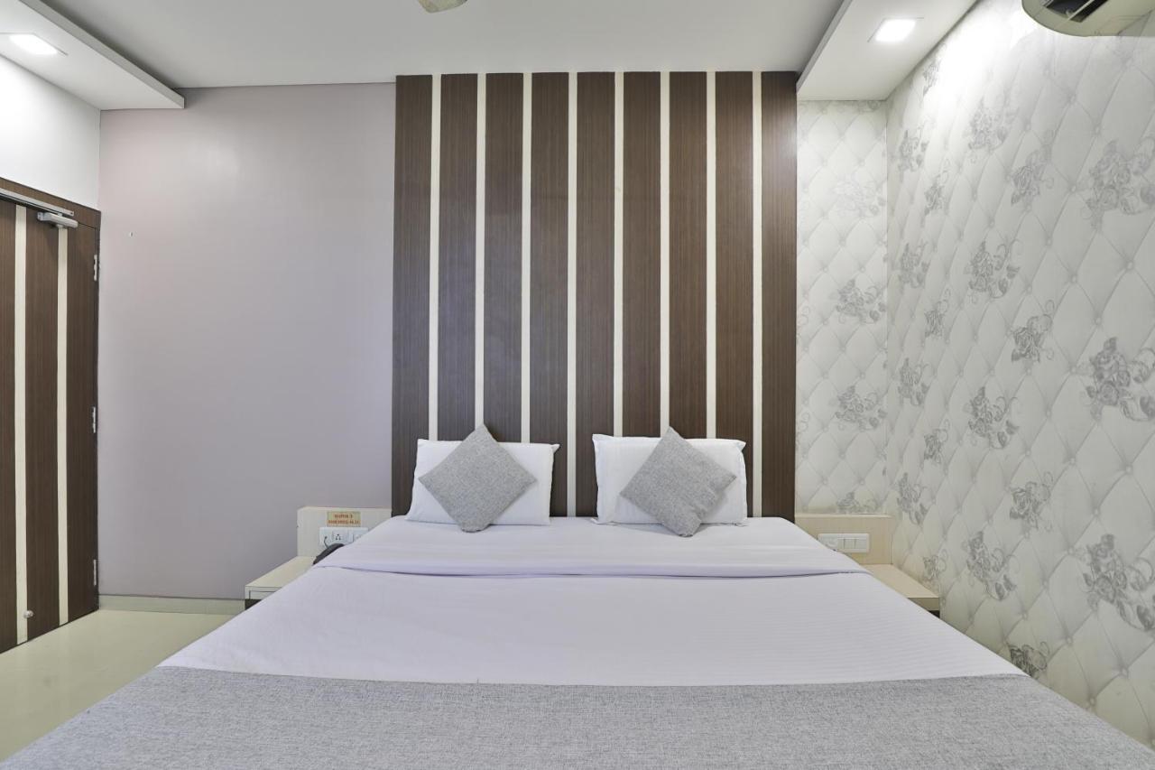 Hotel Planet Vadodara Kültér fotó