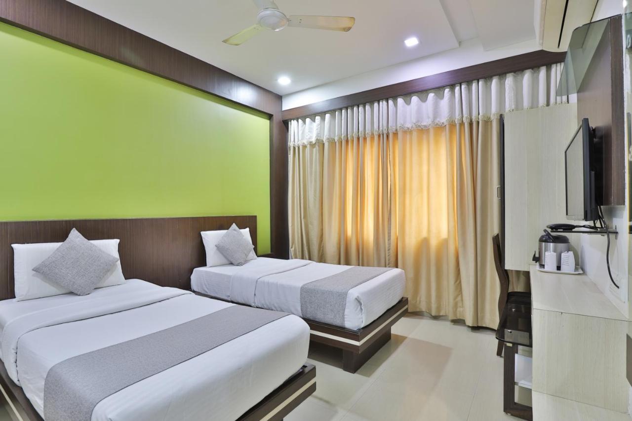 Hotel Planet Vadodara Kültér fotó