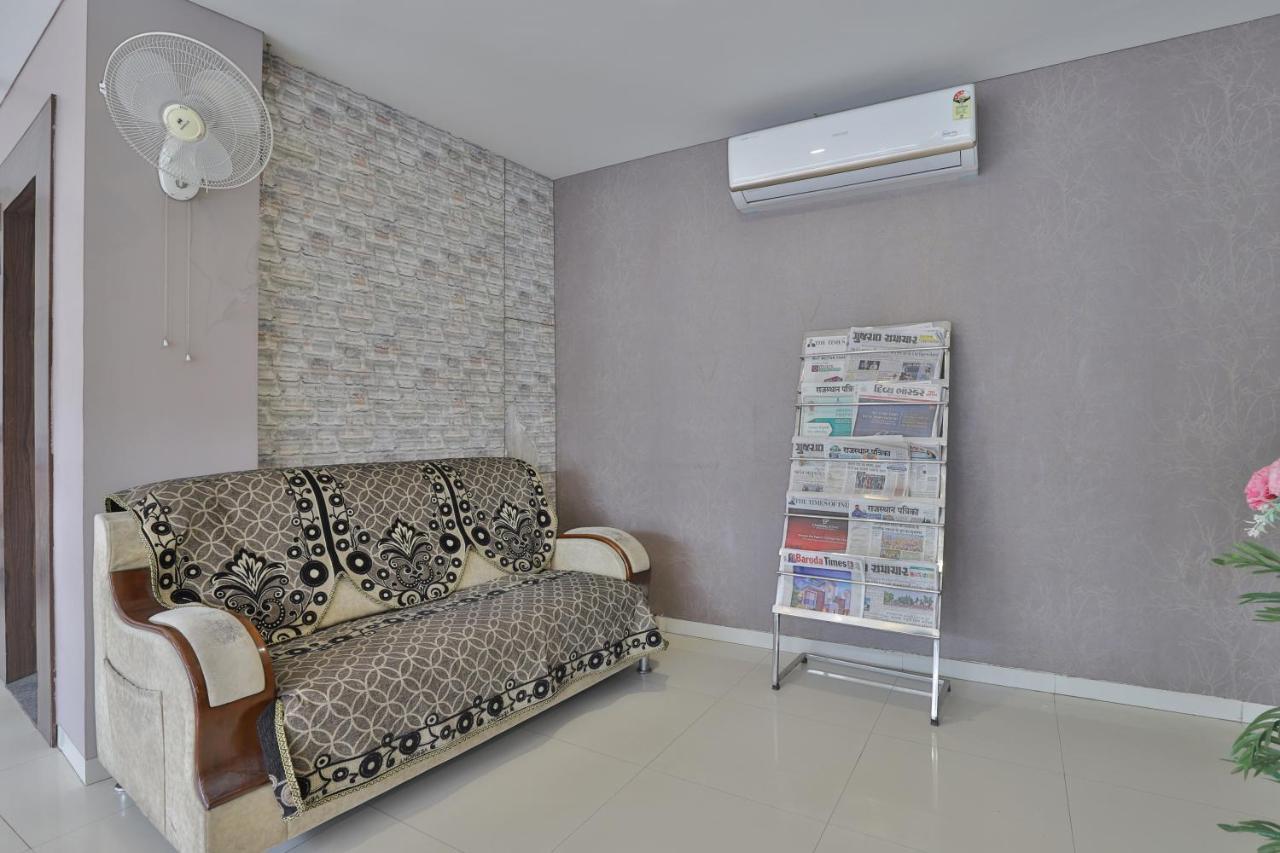 Hotel Planet Vadodara Kültér fotó