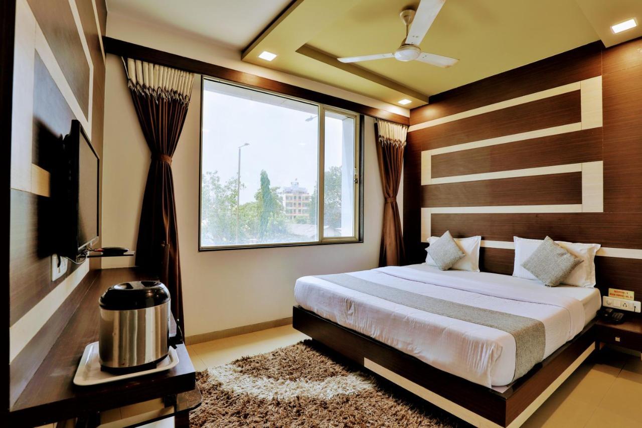 Hotel Planet Vadodara Kültér fotó