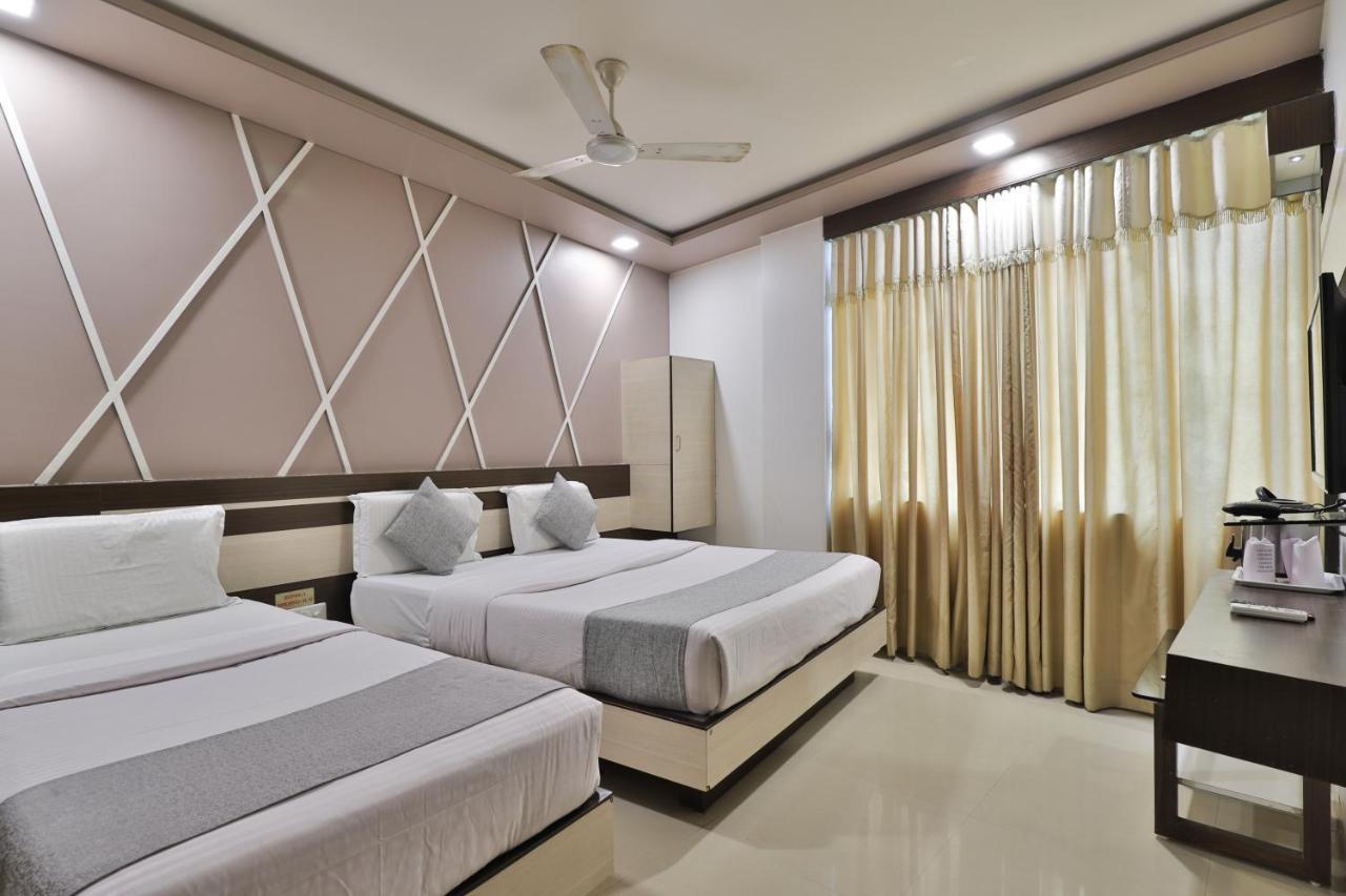Hotel Planet Vadodara Kültér fotó