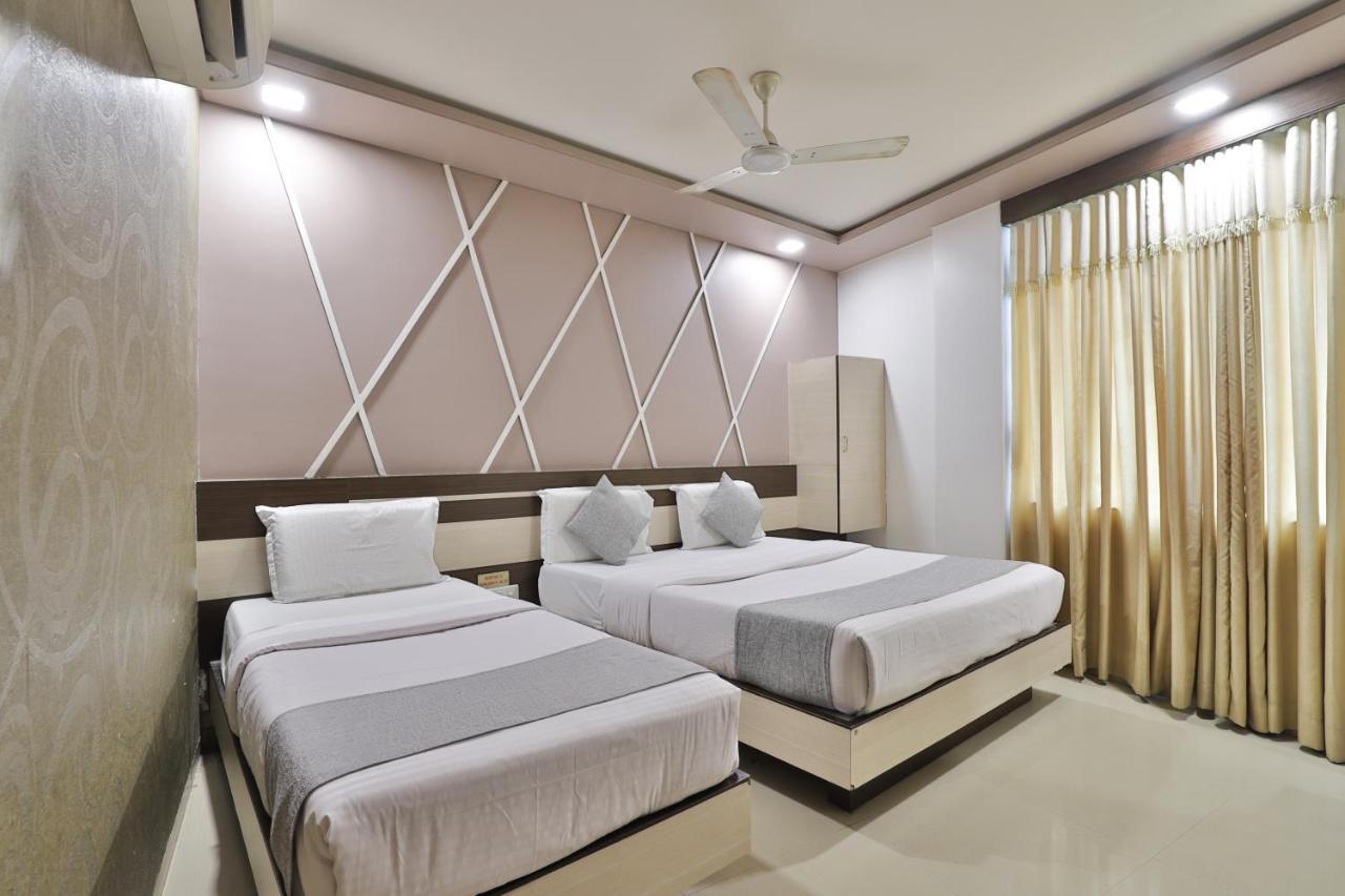 Hotel Planet Vadodara Kültér fotó