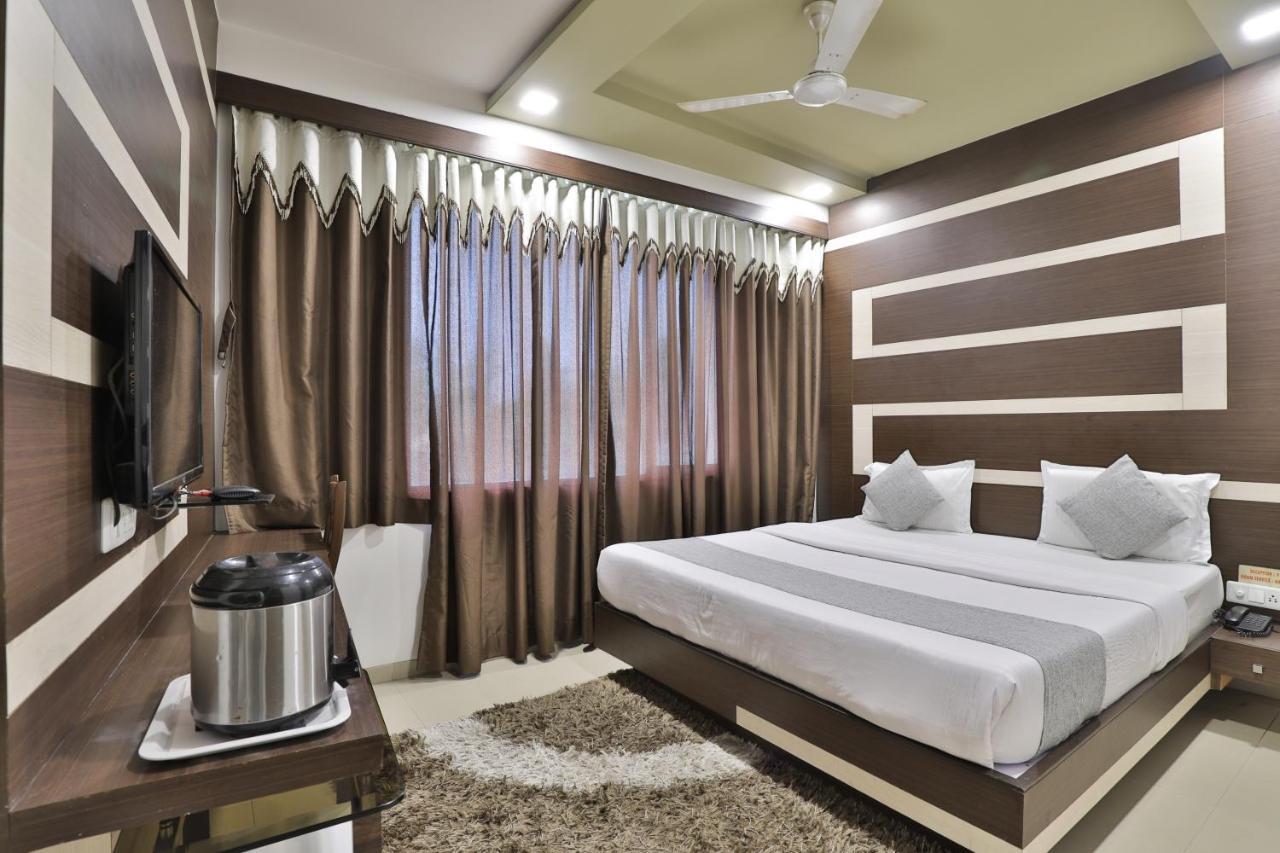 Hotel Planet Vadodara Kültér fotó