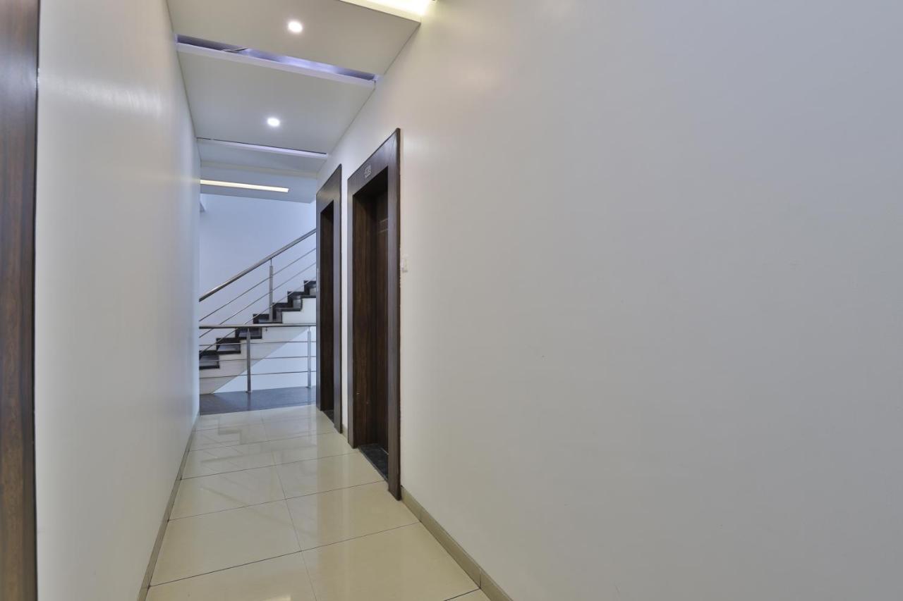 Hotel Planet Vadodara Kültér fotó