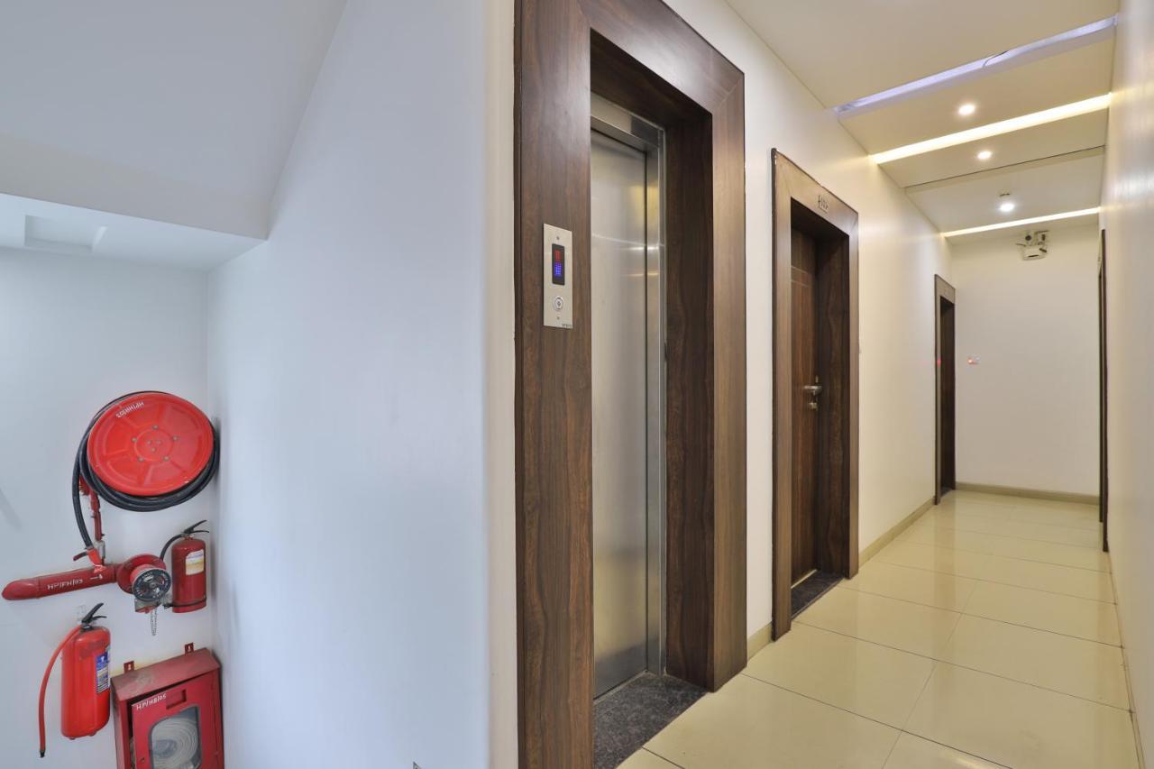 Hotel Planet Vadodara Kültér fotó