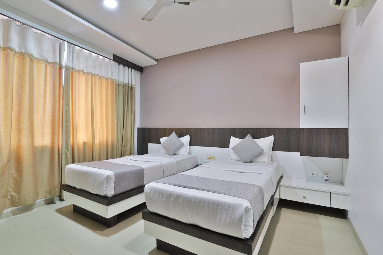 Hotel Planet Vadodara Kültér fotó