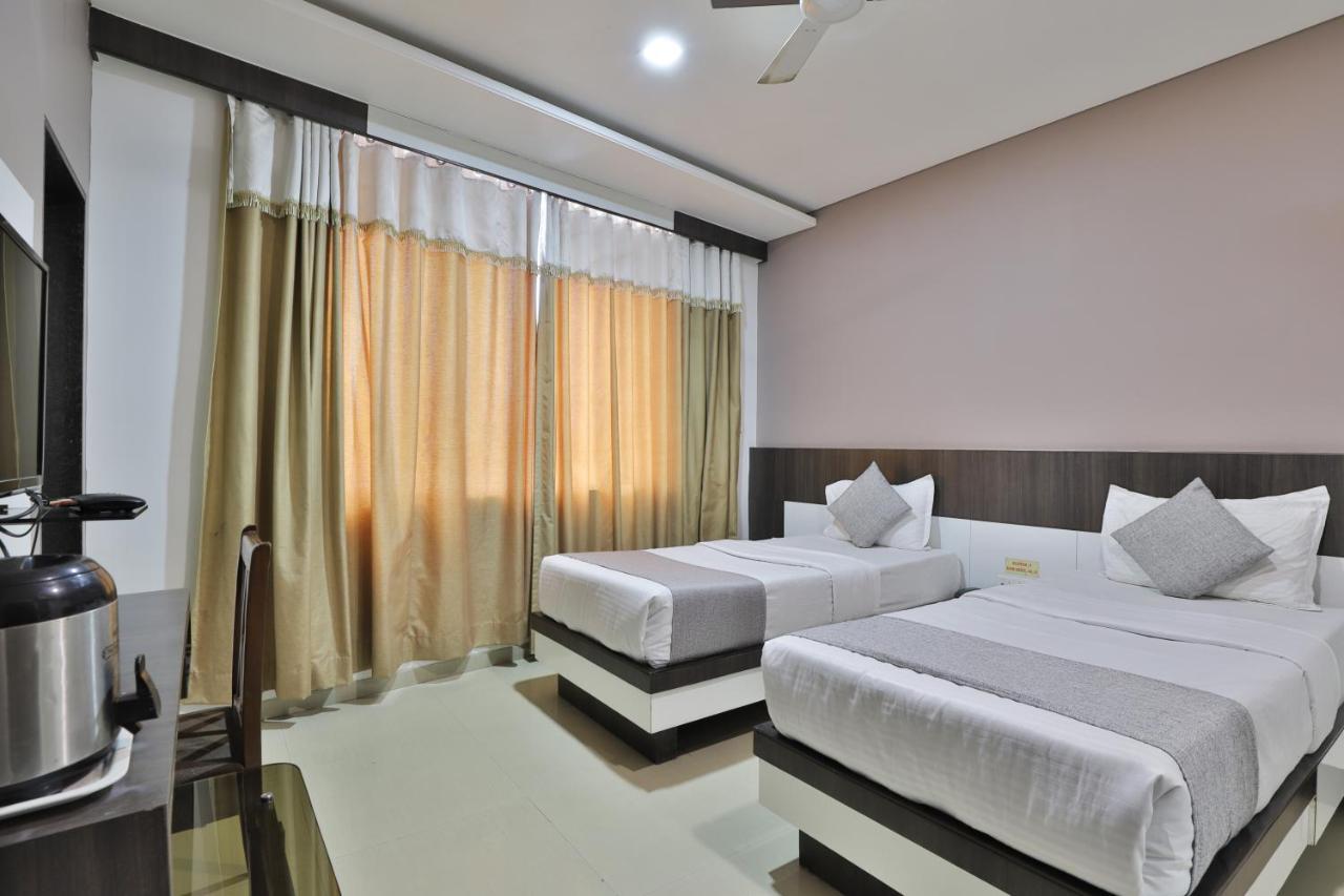 Hotel Planet Vadodara Kültér fotó