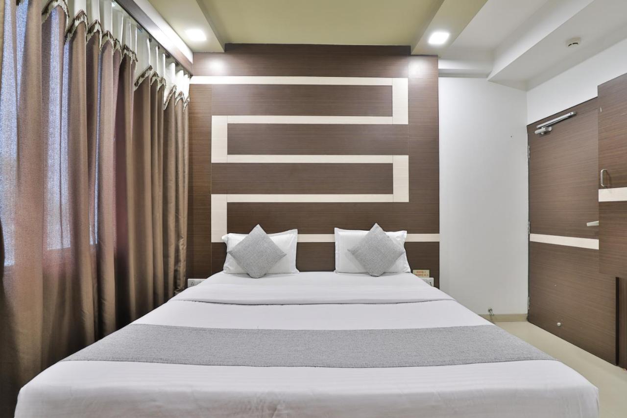 Hotel Planet Vadodara Kültér fotó